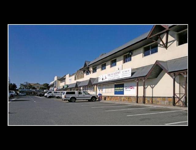 323M² RETAIL TO LET IN LAKESIDE